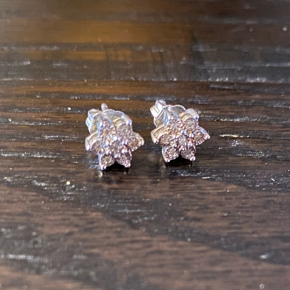 Silver 925 and diamond flower earrings